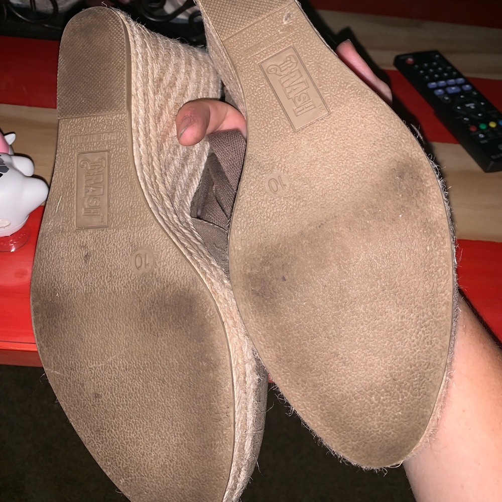Shoes - Picture 3 of 6